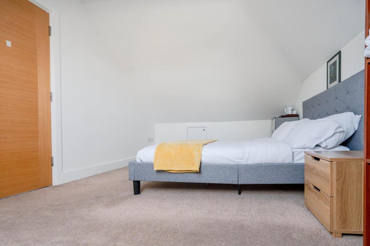 Double Room In Bromley Exterior photo